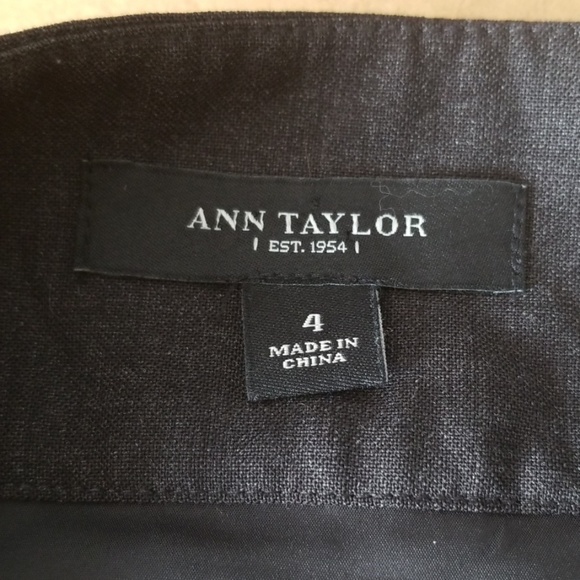 3 for $25 ** Ann Taylor Gray Skirt Front Pleated - Picture 4 of 7